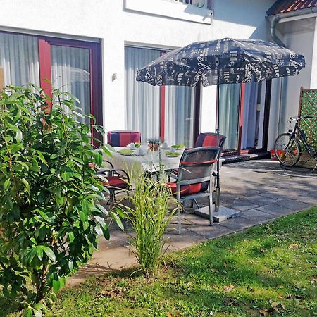 Ferienwohnung Mit Terrasse Gustow  外观 照片