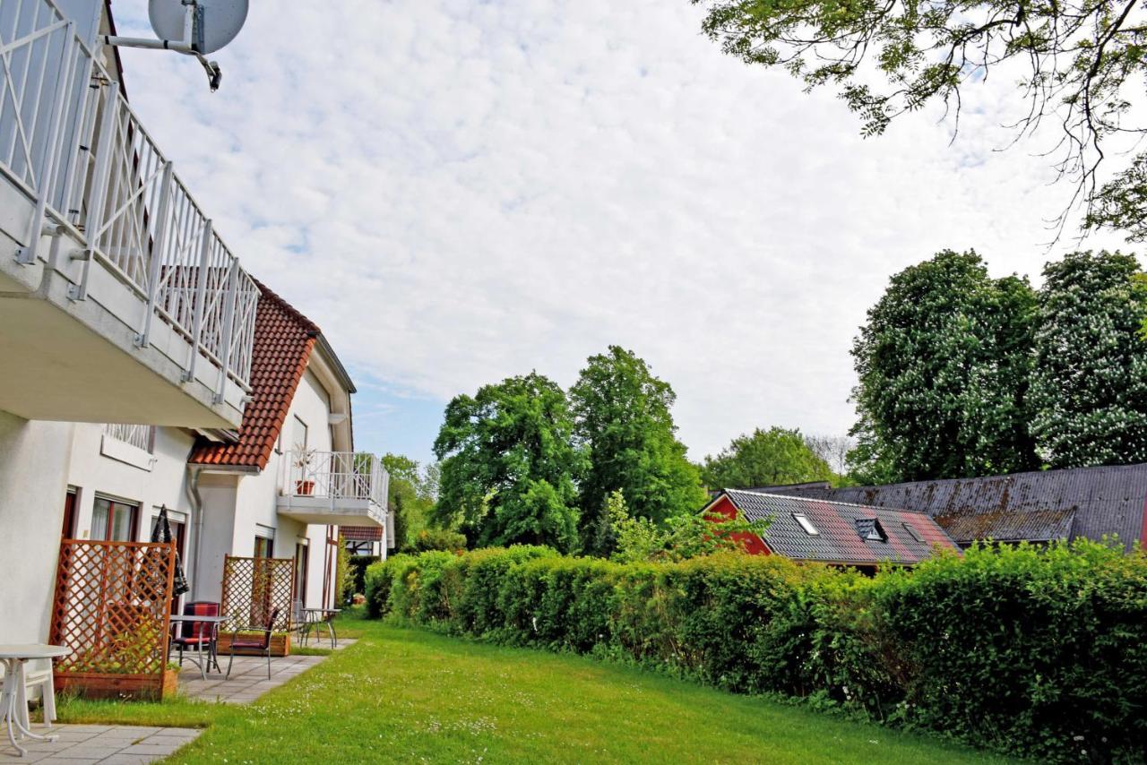Ferienwohnung Mit Terrasse Gustow  外观 照片